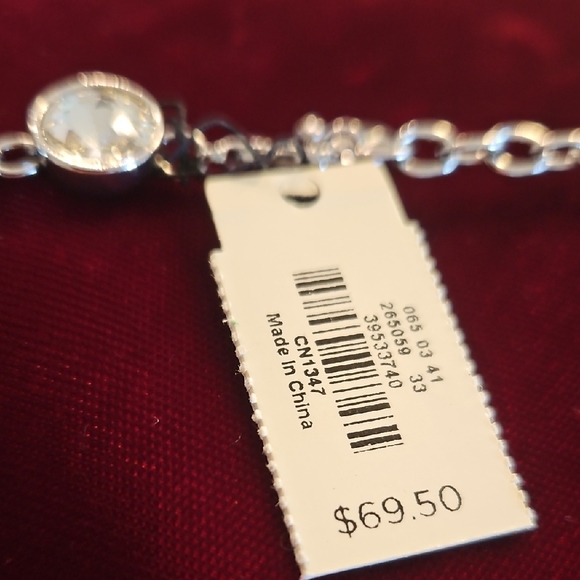 Talbots Elegant Green and Silver Necklace - Picture 4 of 6